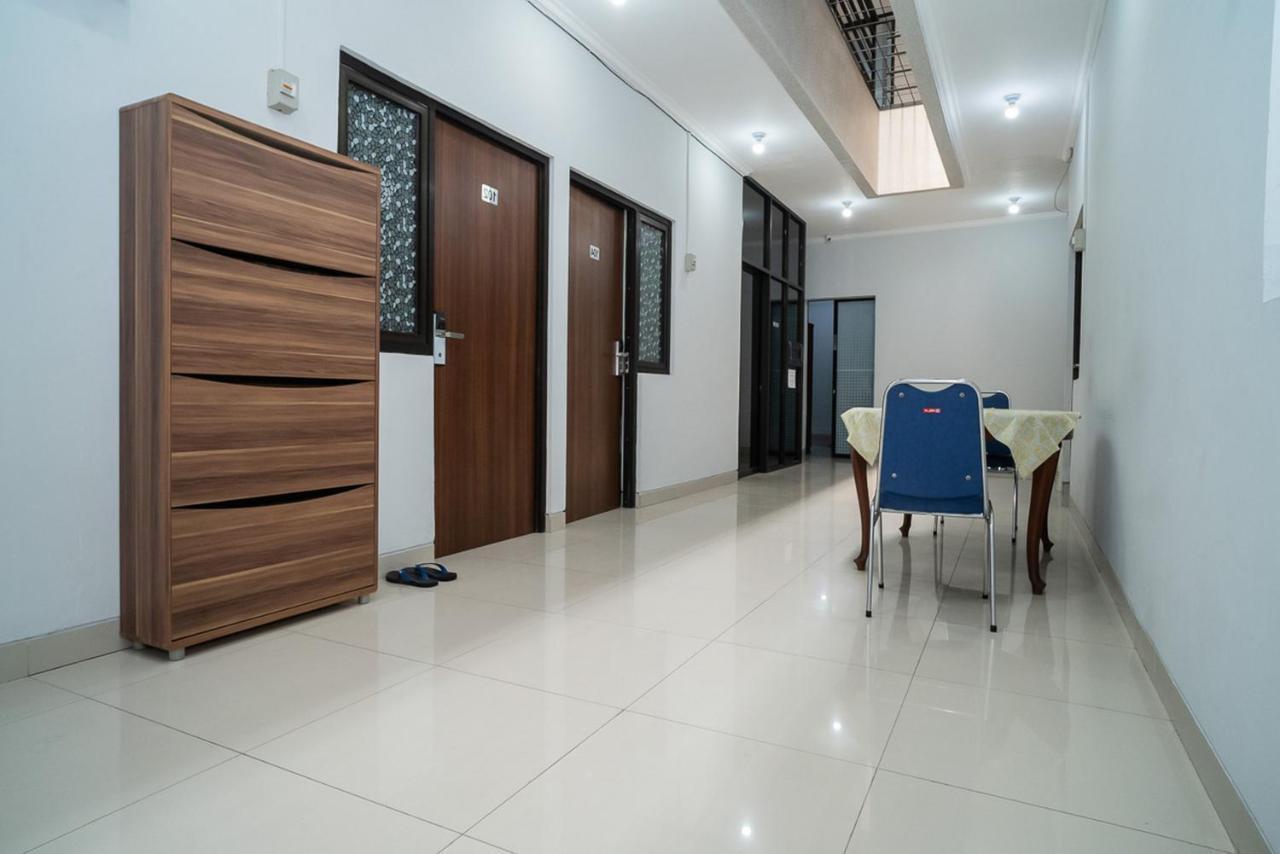 Koolkost Near Pasar Baru Hotel Jakarta Exterior photo